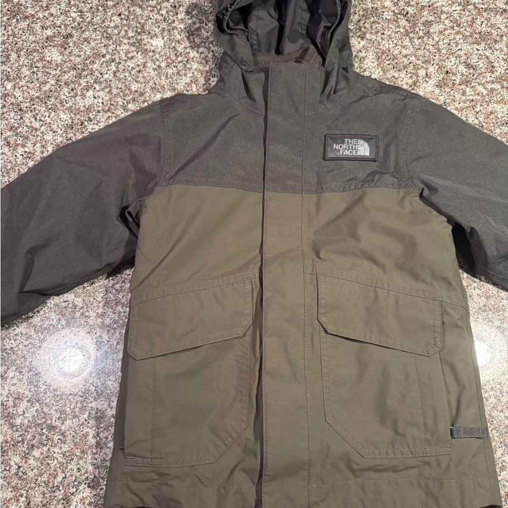 The North Face Boy’s Two-Tone Green Performance Jacket XS (6)